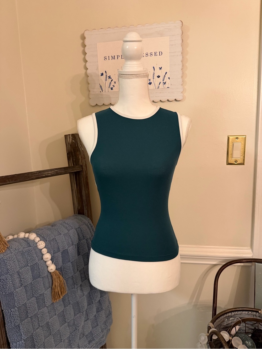Wild Fable Open Back Ribbed Trim Top NWT - Picture 2 of 8